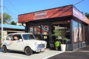 土日は営業してます。お休みは月曜日！月曜定休です。月曜日が祝日の場合は火曜日がお休みになります。