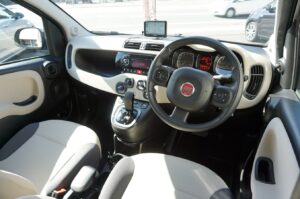パンダの限定車ジャンドゥーヤ！の内装。かわいいですね。